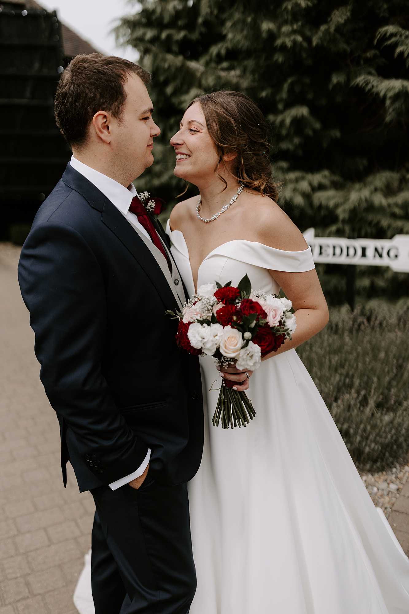 Summer wedding at Winters Barns with Leah and Nick