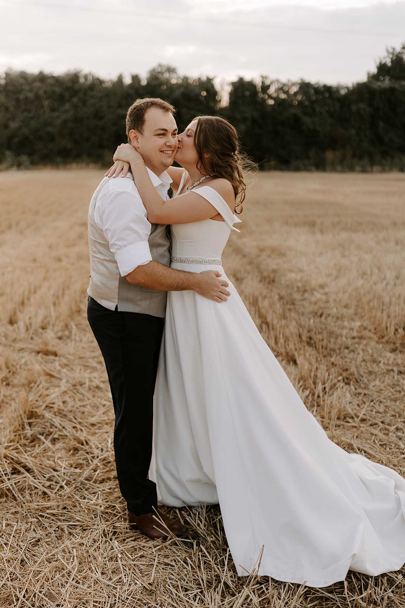 Summer wedding at Winters Barns with Leah and Nick