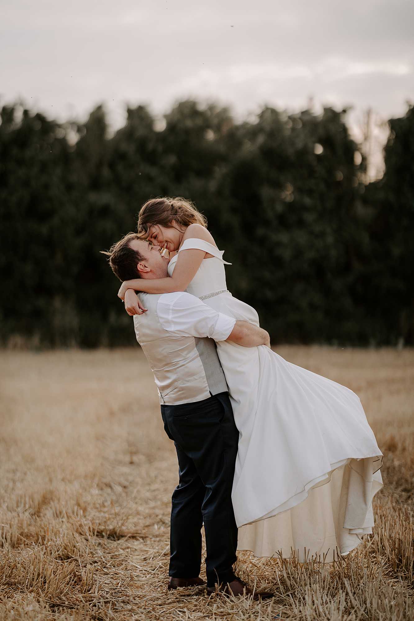 Summer wedding at Winters Barns with Leah and Nick