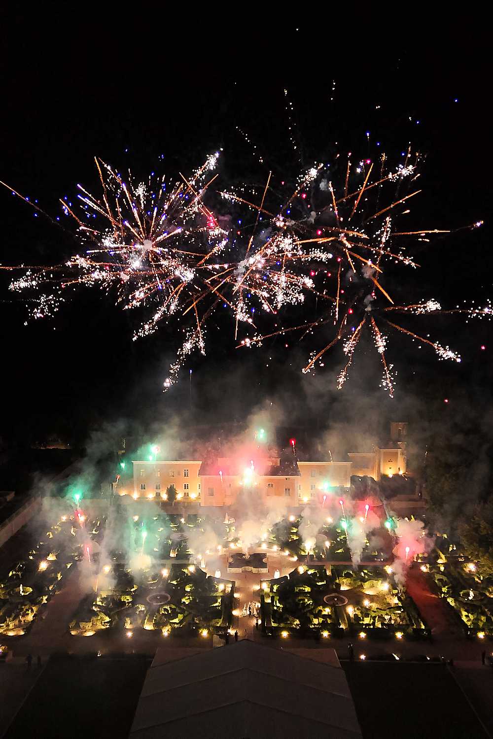 fireworks display at palacio do correio mor wedding in lisbon portugal at night